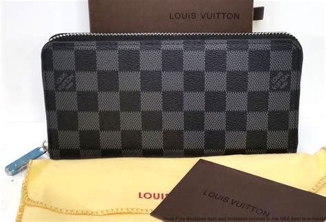 lv wallet paris